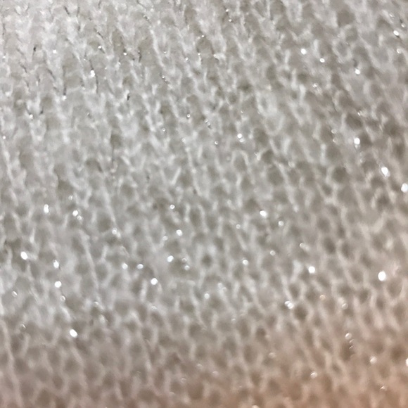 Beautiful ELLE Women’s Sweater - Picture 13 of 13